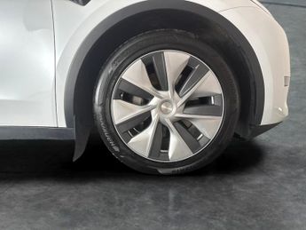 Tesla Model Y SUV RWD (346 ps) - HEATED STEERING - WIFI - BLIND SPOT ASSIST