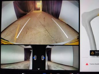 Tesla Model Y SUV RWD (346 ps) - HEATED STEERING - WIFI - BLIND SPOT ASSIST