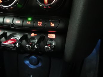 Mini Hatch 1.5 Cooper Exclusive Steptronic (136 ps) - LEATHER - PERFORMANCE
