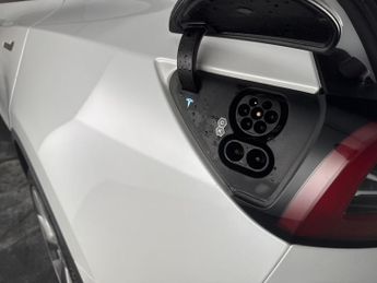 Tesla Model Y SUV RWD (346 ps) - HEATED STEERING - WIFI - BLIND SPOT ASSIST
