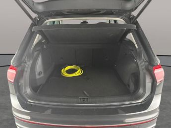 Volkswagen Tiguan 1.4 TSI 13kWh Elegance Plug-in DSG (245 ps) - REVERSE CAM - HEAT