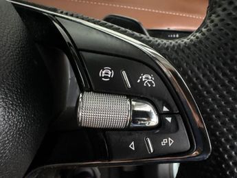 Skoda Enyaq iV 62kWh 60 (DC120kW) (179 ps) - REVERSE CAM - SMARTLINK - NAV