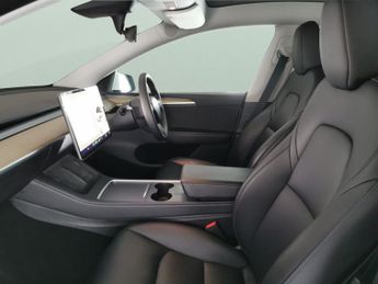 Tesla Model Y SUV RWD (346 ps) - HEATED STEERING - WIFI - BLIND SPOT ASSIST