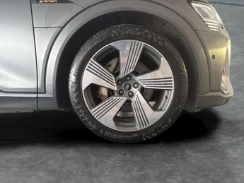 Audi e-tron 55 S line quattro 95kWh (11kW Charger) (408 ps) - ADJUSTABLE SUS