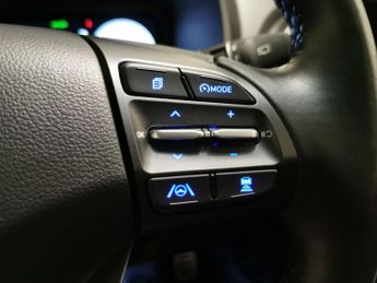 Hyundai Kona 64kWh Premium (10.5kW Charger) (204 ps) - HEATED SEATS - HEATED 