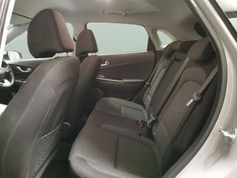 Hyundai Kona 64kWh Premium (10.5kW Charger) (204 ps) - HEATED SEATS - HEATED 