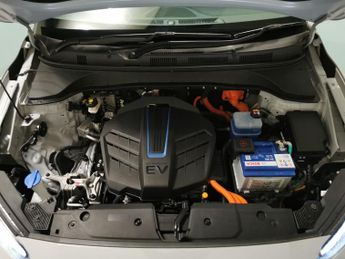 Hyundai Kona 64kWh Premium (10.5kW Charger) (204 ps) - HEATED SEATS - HEATED 