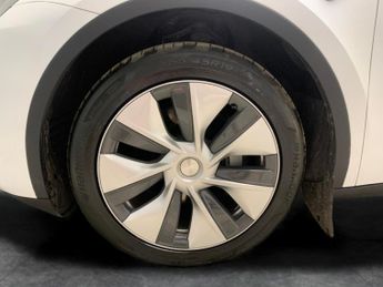Tesla Model Y SUV RWD (346 ps) - HEATED STEERING - WIFI - BLIND SPOT ASSIST