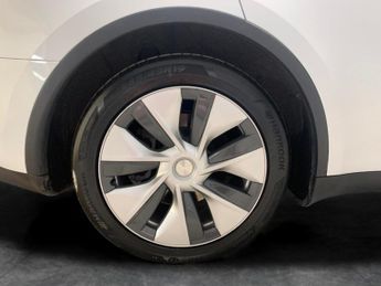 Tesla Model Y SUV RWD (346 ps) - HEATED STEERING - WIFI - BLIND SPOT ASSIST