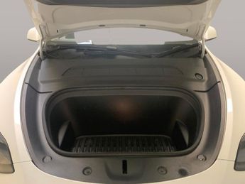 Tesla Model Y SUV RWD (346 ps) - HEATED STEERING - WIFI - BLIND SPOT ASSIST