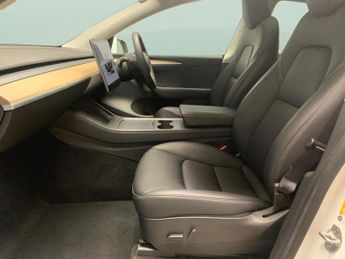 Tesla Model Y SUV RWD (346 ps) - HEATED STEERING - WIFI - BLIND SPOT ASSIST