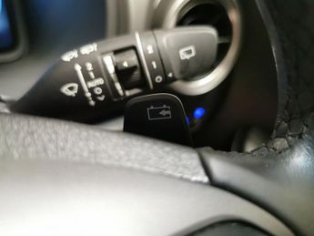 Hyundai Kona 64kWh Premium (10.5kW Charger) (204 ps) - HEATED SEATS - HEATED 