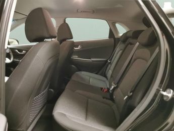 Hyundai Kona 64kWh Premium (10.5kW Charger) (204 ps) - HEATED SEATS - HEATED 
