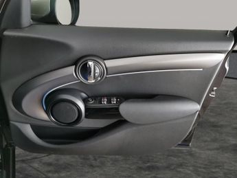 Mini Hatch 1.5 Cooper Exclusive Steptronic (136 ps) - LEATHER - PERFORMANCE
