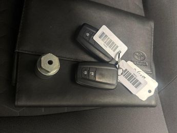 Toyota Corolla 1.8 VVT-h GPF Icon Tech CVT (122 ps) - REVERSE CAM - NAV - HEATE