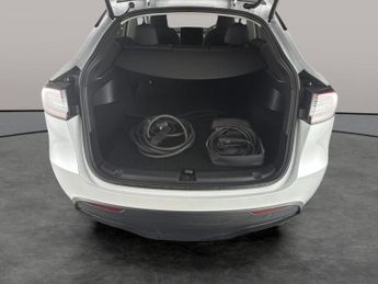 Tesla Model Y SUV RWD (346 ps) - HEATED STEERING - WIFI - BLIND SPOT ASSIST