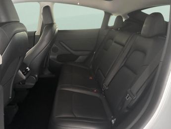 Tesla Model Y SUV RWD (346 ps) - HEATED STEERING - WIFI - BLIND SPOT ASSIST
