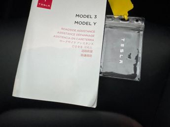 Tesla Model Y SUV RWD (346 ps) - HEATED STEERING - WIFI - BLIND SPOT ASSIST