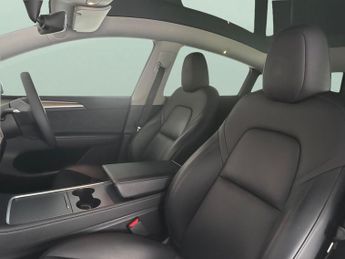 Tesla Model Y SUV RWD (346 ps) - HEATED STEERING - WIFI - BLIND SPOT ASSIST