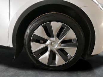 Tesla Model Y SUV RWD (346 ps) - HEATED STEERING - WIFI - BLIND SPOT ASSIST