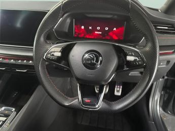 Skoda Octavia 2.0 TDI vRS DSG (200 ps) - SMARTLINK - HEATED SEATS - BLUETOOTH