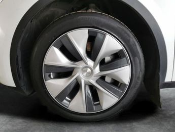 Tesla Model Y SUV RWD (346 ps) - HEATED STEERING - WIFI - BLIND SPOT ASSIST