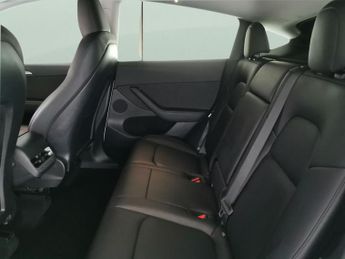 Tesla Model Y SUV RWD (346 ps) - HEATED STEERING - WIFI - BLIND SPOT ASSIST