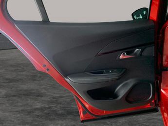 Peugeot E-2008 50kWh GT (7kW Charger) (136 ps) - BLACK ROOF RAILS - LED - REVER