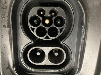 Peugeot E-2008 50kWh GT (7kW Charger) (136 ps) - BLACK ROOF RAILS - LED - REVER