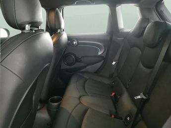 Mini Hatch 1.5 Cooper Exclusive Steptronic (136 ps) - LEATHER - PERFORMANCE