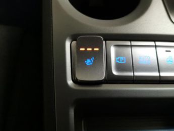 Hyundai Kona 64kWh Premium (10.5kW Charger) (204 ps) - HEATED SEATS - HEATED 