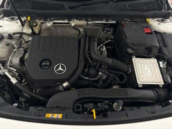 Mercedes-Benz A Class 1.3 A200 AMG Line 7G-DCT (163 ps) - LED - REVERSE CAM - NAV