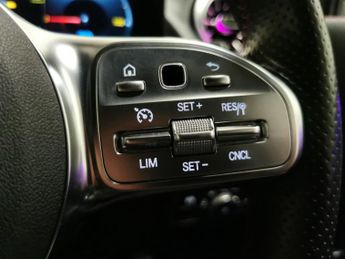 Mercedes-Benz EQA EQA 250 66.5kWh AMG Line (190 ps) - NAV - MIRROR PACKAGE
