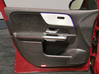 Mercedes-Benz EQA EQA 250 66.5kWh AMG Line (190 ps) - NAV - MIRROR PACKAGE