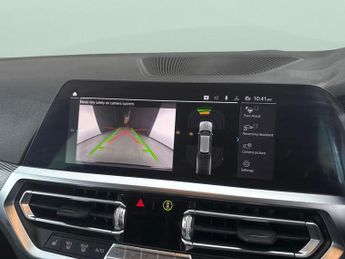 BMW 3 Series 2.0 330e 12kWh M Sport Touring Plug-in (292 ps) - ADAPTIVE LIGHT