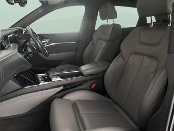 Audi e-tron 50 Black Edition quattro 71.2kWh (11kW Charger) (313 ps) - ADJUS