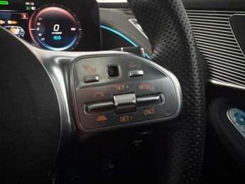 Mercedes-Benz EQC EQC 400 80kWh AMG Line (Premium Plus) 4MATIC (408 ps) - SELF PAR