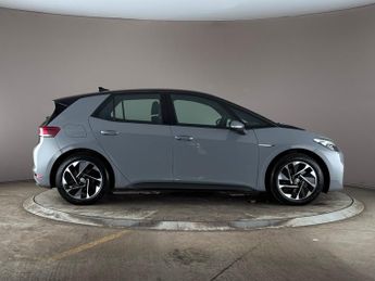 Volkswagen ID.3 Pure Performance 45kWh Life (150 ps) - HEATED STEERING - COMFORT