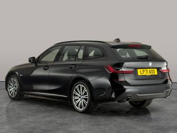 BMW 3 Series 2.0 330e 12kWh M Sport Touring Plug-in (292 ps) - ADAPTIVE LIGHT