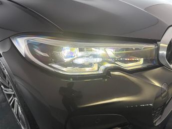 BMW 3 Series 2.0 330e 12kWh M Sport Touring Plug-in (292 ps) - ADAPTIVE LIGHT
