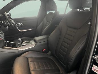BMW 3 Series 2.0 330e 12kWh M Sport Touring Plug-in (292 ps) - ADAPTIVE LIGHT
