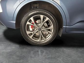 Ford Kuga 2.5 EcoBoost Duratec 14.4kWh ST-Line Plug-in CVT (225 ps) - REVE