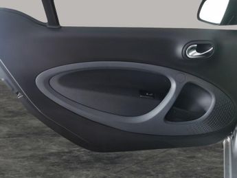 Smart Fortwo 17.6kWh Pulse Premium Coupe (22kW Charger) (82 ps) - BLUETOOTH -