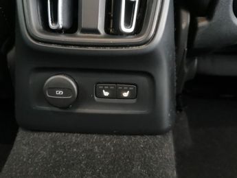 Volvo XC40 1.5h T4 Recharge 10.7kWh Plus Plug-in (211 ps) - SENSUS SAT NAV 