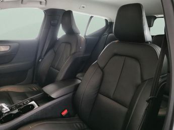 Volvo XC40 1.5h T4 Recharge 10.7kWh Plus Plug-in (211 ps) - SENSUS SAT NAV 