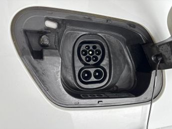Volkswagen ID.3 Pro Performance 58kWh Life (204 ps) - HEATED SEATS - NAV - HEATE
