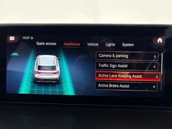 Mercedes-Benz EQC EQC 400 80kWh AMG Line 4MATIC (408 ps) - LED - REVERSE CAM - NAV