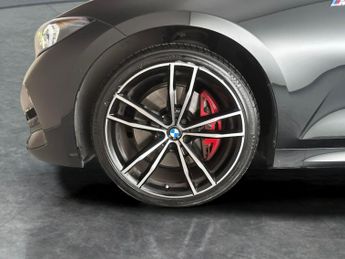 BMW 3 Series 2.0 320i M Sport (184 ps) - SUN PROTECTION GLASS - HEATED STEERI