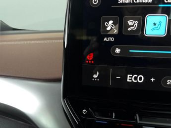 Volkswagen ID.4 Pro Performance 77kWh Life (204 ps) - LED - HEATED SEATS - NAV