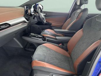 Volkswagen ID.4 Pro Performance 77kWh Life (204 ps) - LED - HEATED SEATS - NAV